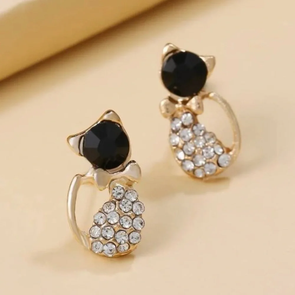 Cat Stud Earrings Pave Design Black Stone